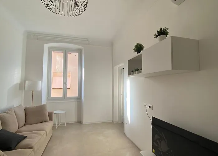 San Martino Third Floor No Lift 3* La Spezia